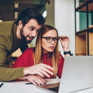 Key Pros And Cons Of A Website Building Software